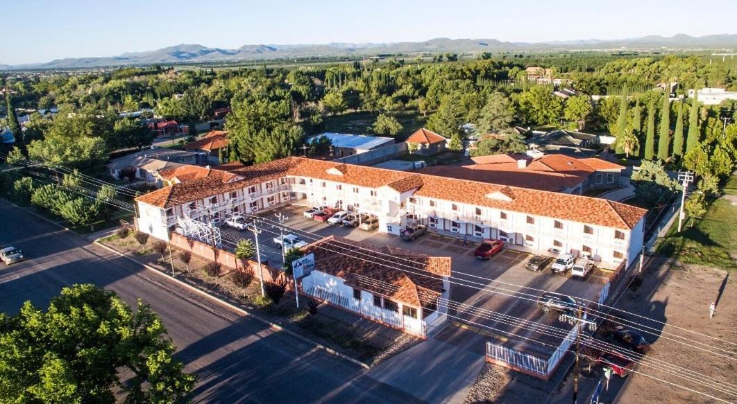 Hotel Dublan Inn Nuevo Casas Grandes ภายนอก รูปภาพ